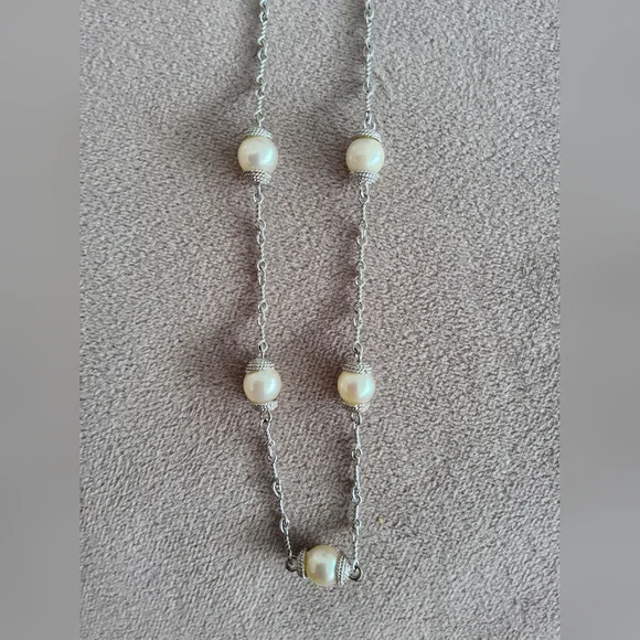 18kt. White Gold With Culured Pearl Station Necklace - Picture 3 of 4